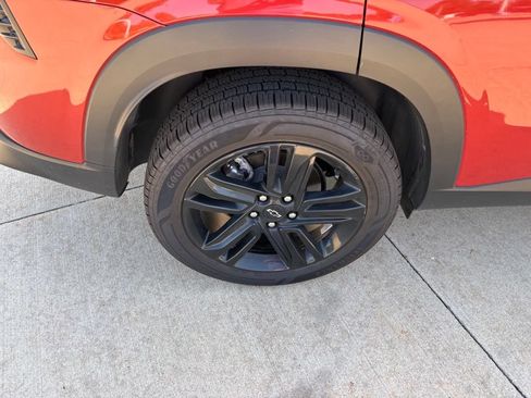 Used 2024 Chevrolet Trax ACTIV w/ Sunroof Package FWD image 26