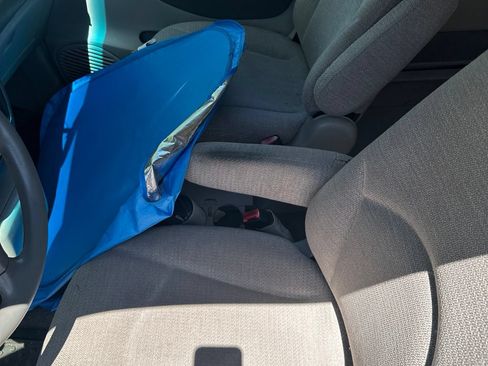 Used 1996 Nissan Quest XE FWD image 2