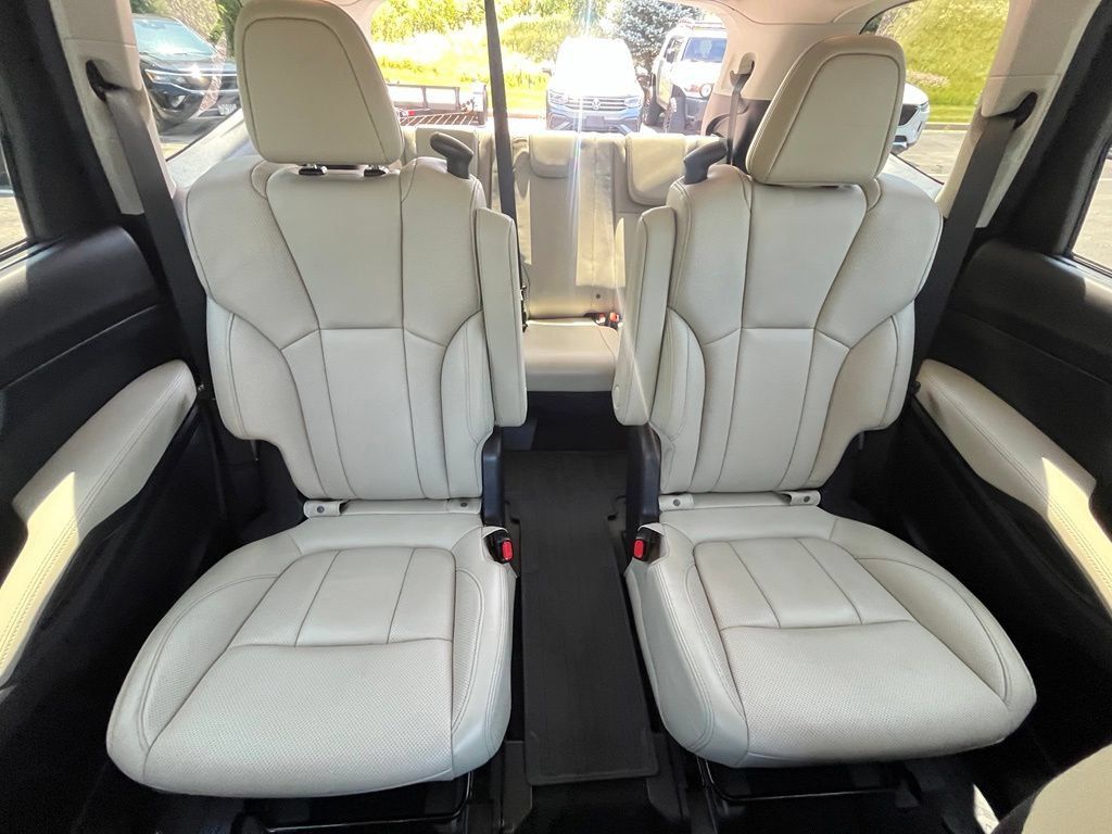 Used 2024 Subaru Ascent Limited AWD/4WD image 25
