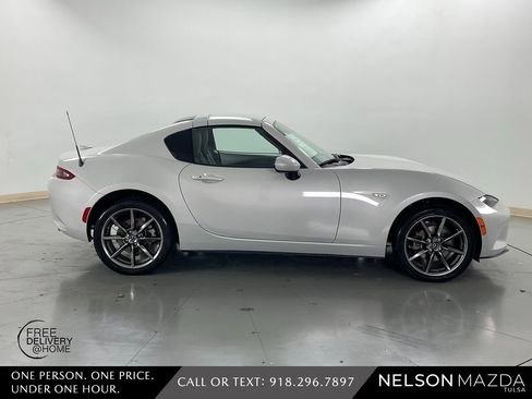 Used 2018 MAZDA MX-5 Miata RF Grand Touring image 5