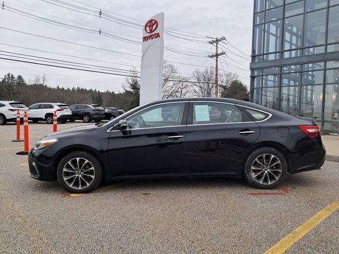 Used 2016 Toyota Avalon XLE Premium image 2