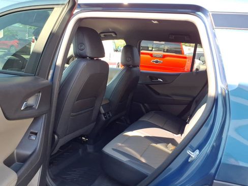 Certified 2025 Chevrolet Equinox LT w/ Convenience Package II AWD/4WD image 17