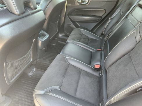 Used 2019 Volvo XC60 T5 R-Design w/ Protection Package Premier FWD image 32