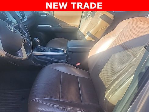 Used 2016 Toyota Tacoma Limited image 13