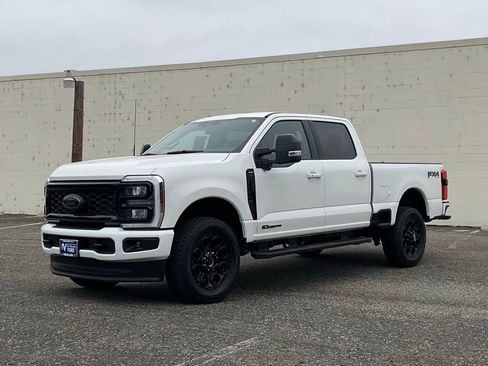 Used 2025 Ford F350 Lariat w/ Black Appearance Package image 2