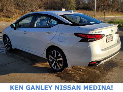 Used 2022 Nissan Versa SR w/ Convenience Package image 5
