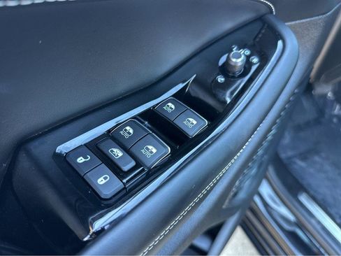 Used 2023 Jeep Grand Cherokee Overland w/ Rear Seat Video Group I image 36