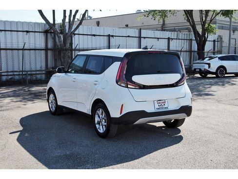 Certified 2024 Kia Soul LX w/ Option Group 015 FWD image 5