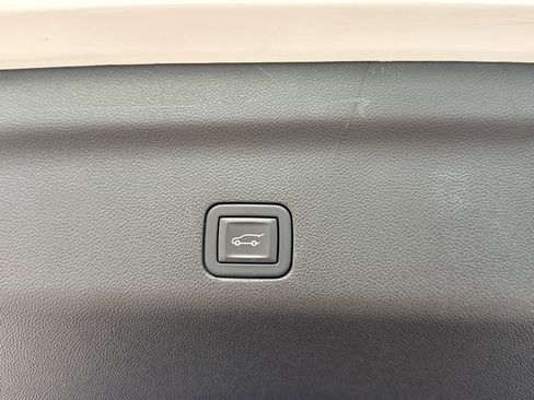 Certified 2023 GMC Yukon AT4 image 39