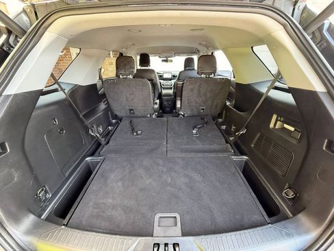 Used 2022 Ford Explorer XLT w/ Equipment Group 202A AWD/4WD image 27