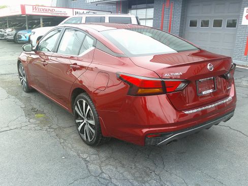 Used 2021 Nissan Altima 2.5 SR w/ SR Premium Package AWD/4WD image 12