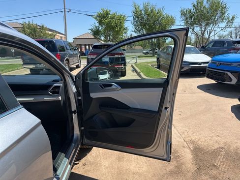 Used 2025 Volkswagen Taos SEL w/ Black Wheel Plus Package image 18