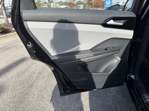 Used 2024 Volkswagen Taos S image 30