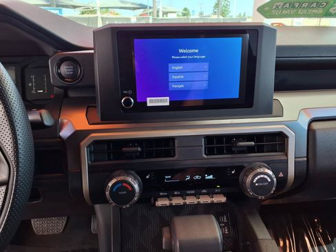Used 2025 Toyota Tacoma SR5 AWD/4WD image 23