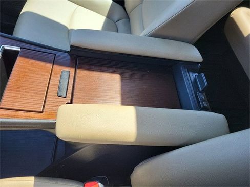 Used 2024 Toyota Sienna XLE image 22