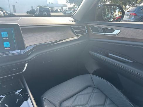 New 2026 Volkswagen Atlas SE FWD image 11
