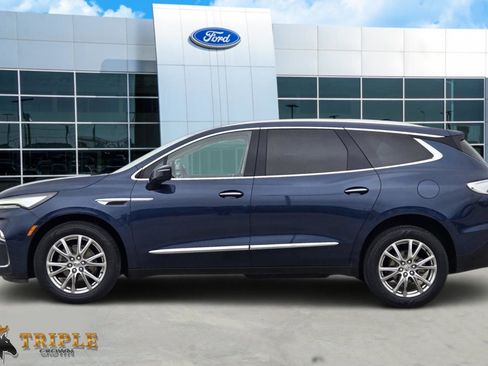 Used 2023 Buick Enclave Essence w/ Experience Buick Package AWD/4WD image 3