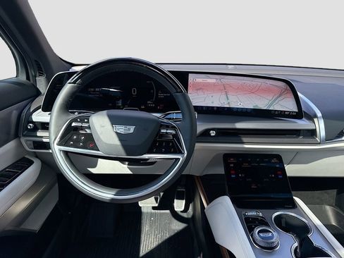 New 2026 Cadillac Vistiq Sport w/ LPO, Floor Liner Package image 23