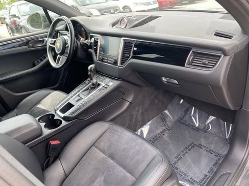 Used 2018 Porsche Macan image 27