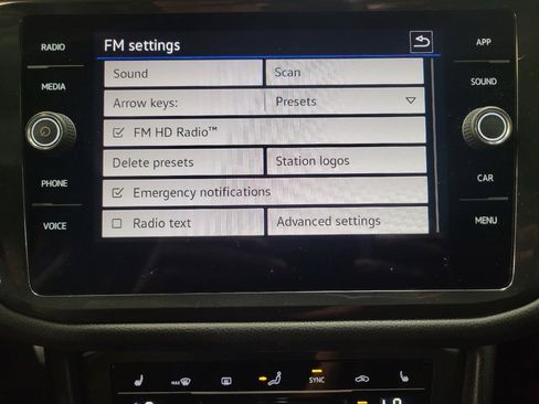 Used 2022 Volkswagen Tiguan SE FWD image 25