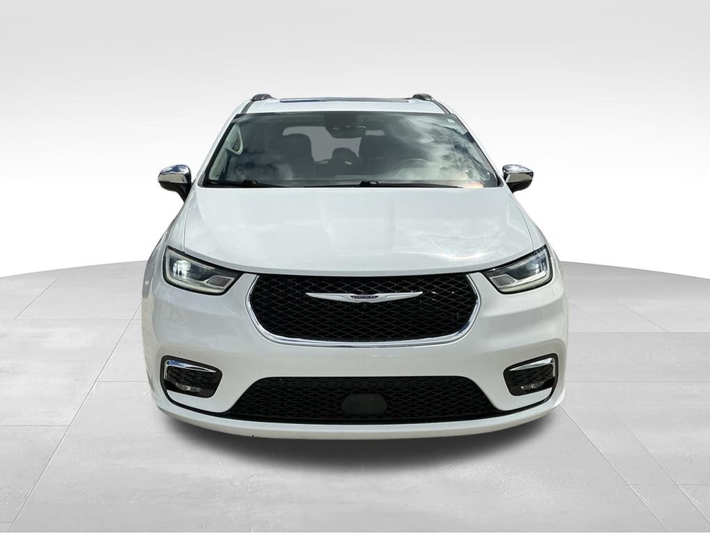 Used 2023 Chrysler Pacifica Limited FWD image 11