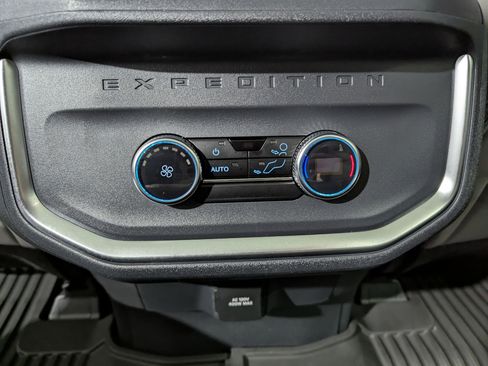 Used 2025 Ford Expedition Active image 15