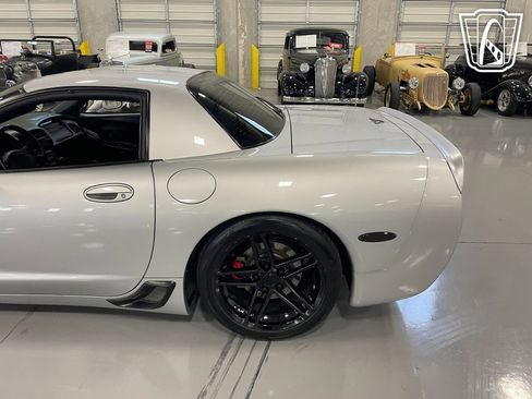 Used 2002 Chevrolet Corvette Z06 w/ Memory Pkg image 30