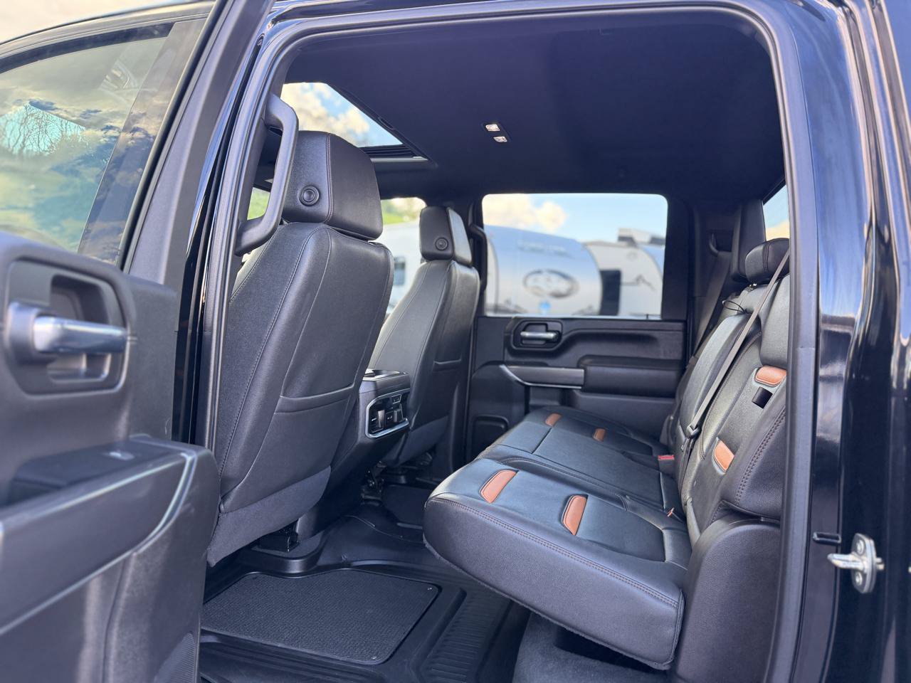 Used 2023 GMC Sierra 2500 AT4 w/ AT4 Premium Plus Package AWD/4WD image 16