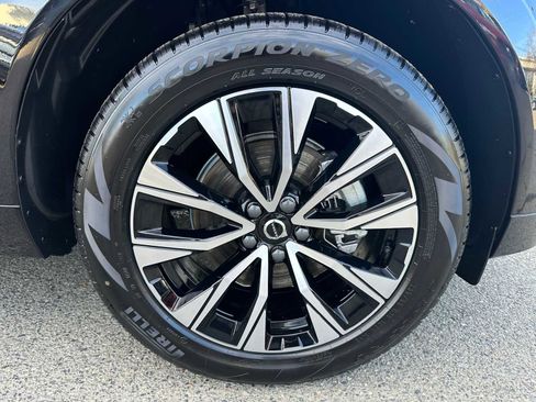 Used 2025 Volvo XC60 B5 Core w/ Protection Package Premier image 9