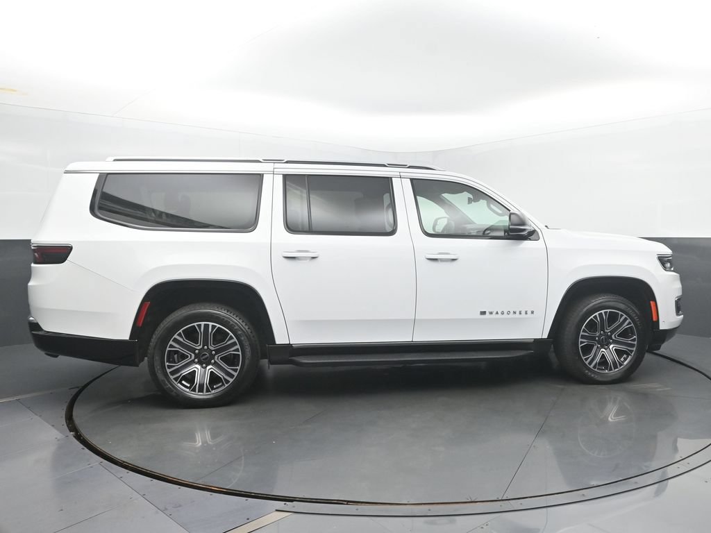 Used 2025 Jeep Wagoneer L 4WD image 7