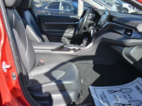Used 2024 Toyota Camry SE image 39