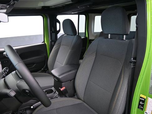 Used 2025 Jeep Wrangler Sport S image 10