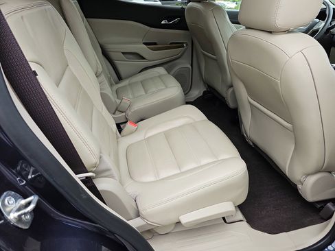 Used 2019 GMC Acadia Denali AWD/4WD image 12