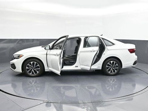 Used 2024 Volkswagen Jetta S image 41