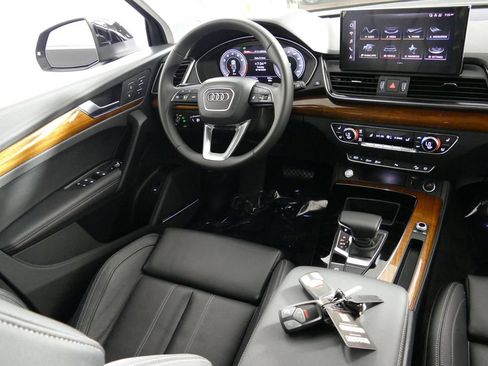 Used 2023 Audi Q5 2.0T Premium Plus w/ Premium Plus Package AWD/4WD image 25