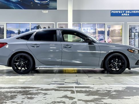 Used 2024 Honda Civic Sport image 7