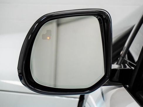 Used 2023 Land Rover Range Rover SE image 17