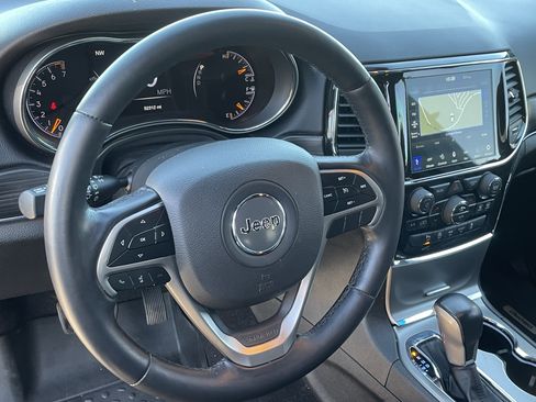 Used 2022 Jeep Grand Cherokee Limited image 23