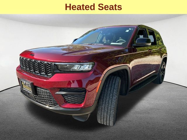 Used 2023 Jeep Grand Cherokee Altitude RWD image 5