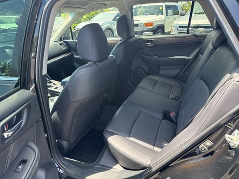 Used 2018 Subaru Outback 2.5i Limited w/ Popular Package #2 AWD/4WD image 12