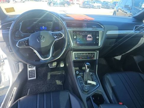 Used 2022 Volkswagen Tiguan SE R-Line AWD/4WD image 13