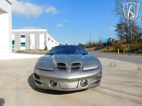 Used 2002 Pontiac Firebird Formula RWD image 4