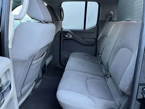 Used 2012 Nissan Frontier SV w/ SV Premium Utility Pkg image 10