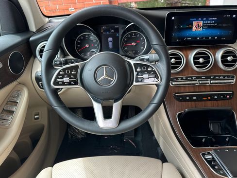 Certified 2022 Mercedes-Benz GLC 300 w/ Premium Package Lite image 19