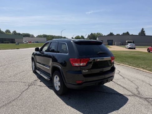 Used 2012 Jeep Grand Cherokee Laredo w/ Laredo E Group AWD/4WD image 3