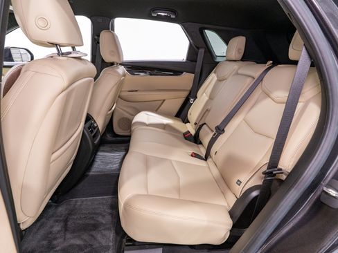 Used 2019 Cadillac XT5 FWD image 26