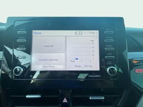 Used 2022 Toyota Camry LE image 19