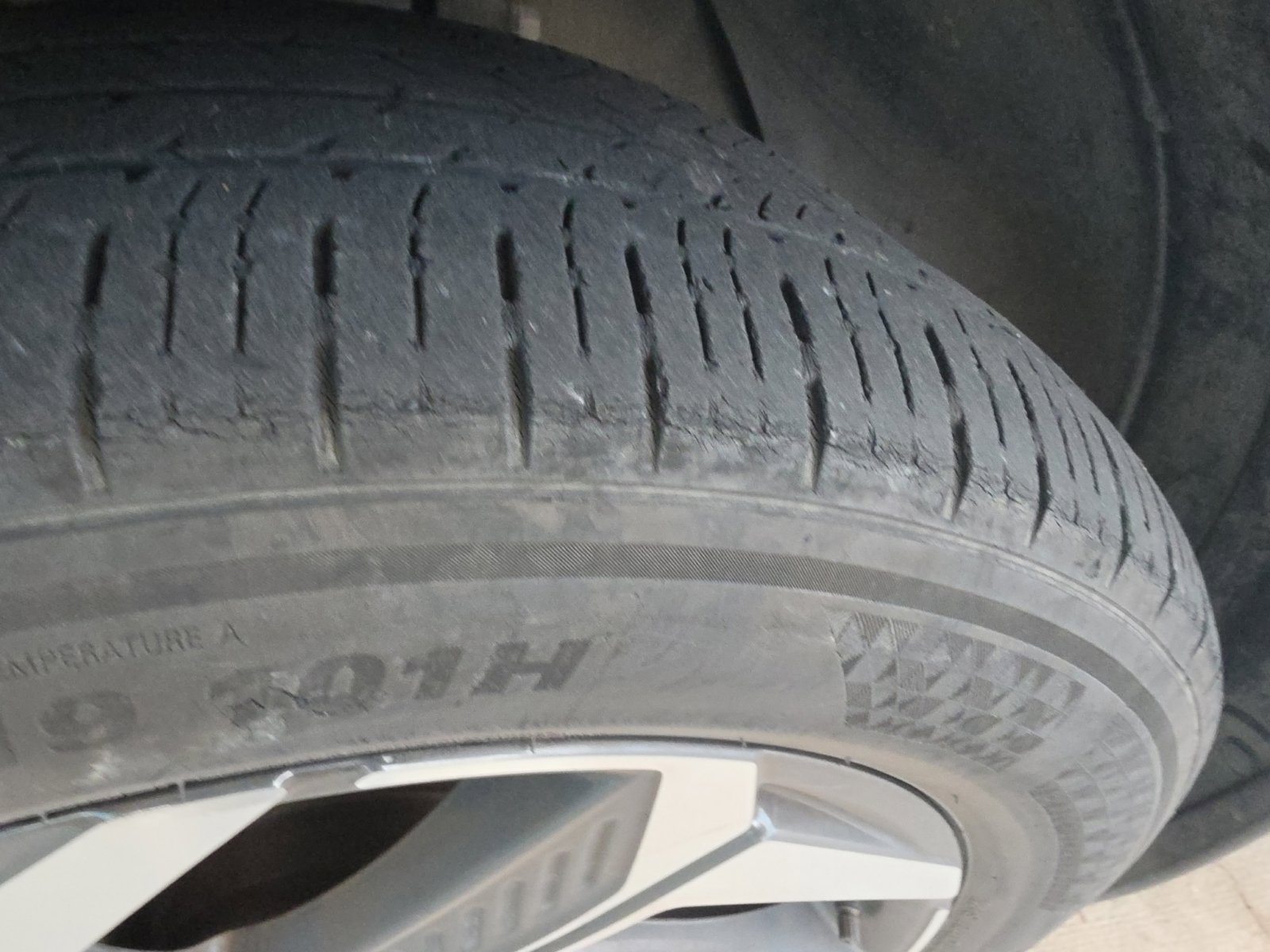 Used 2023 Hyundai Tucson Limited FWD image 3