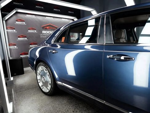 Used 2011 Bentley Mulsanne RWD image 4