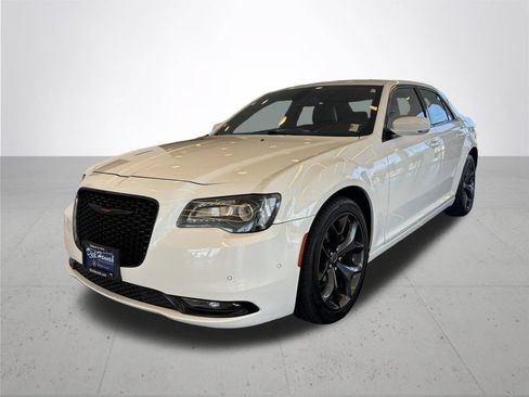 Used 2023 Chrysler 300 S RWD image 2